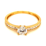 Anillo con circones en oro amarillo 18k