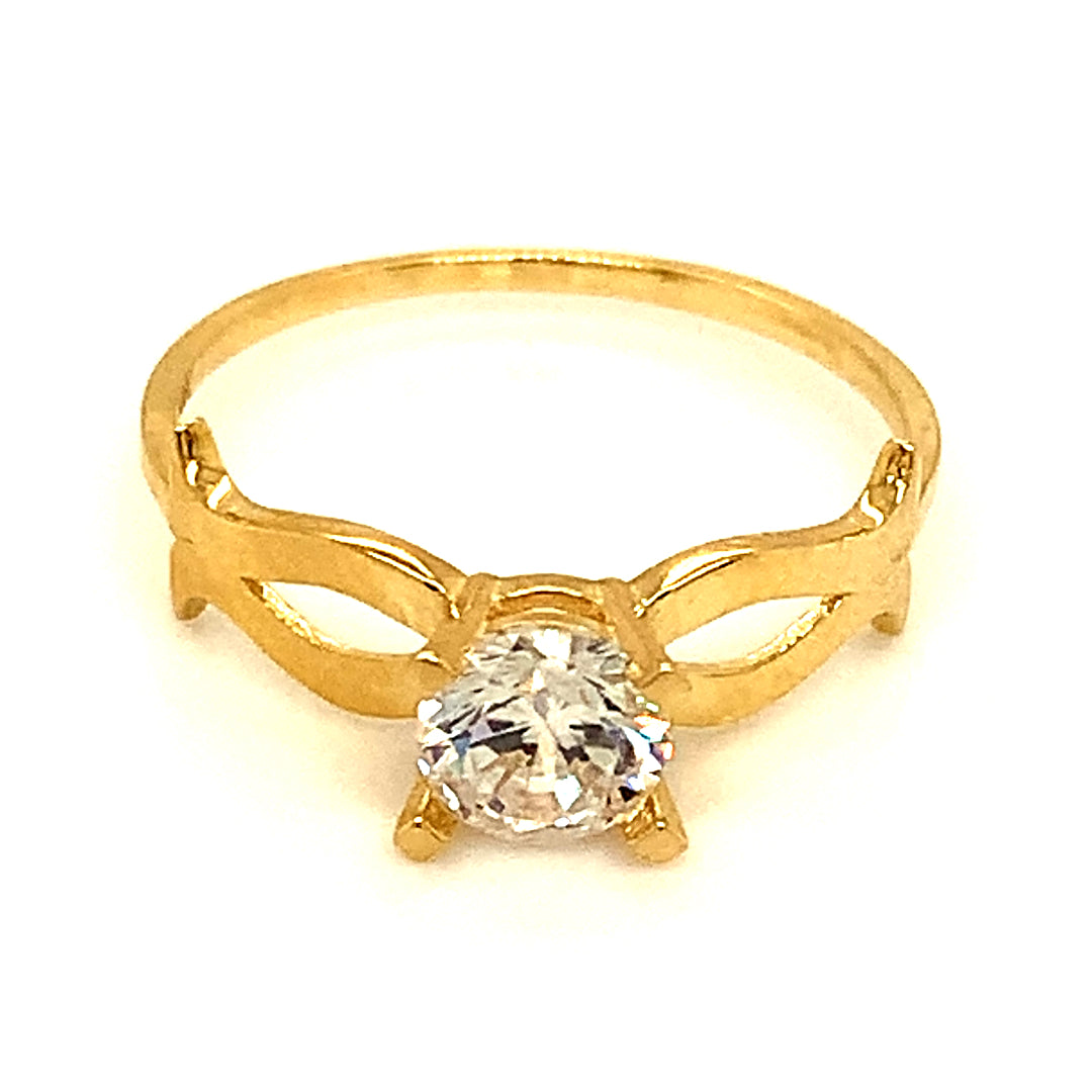 Anillo con circones en oro amarillo 10kt.