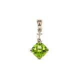 Dije de peridoto con diamante en oro blanco 14kt.