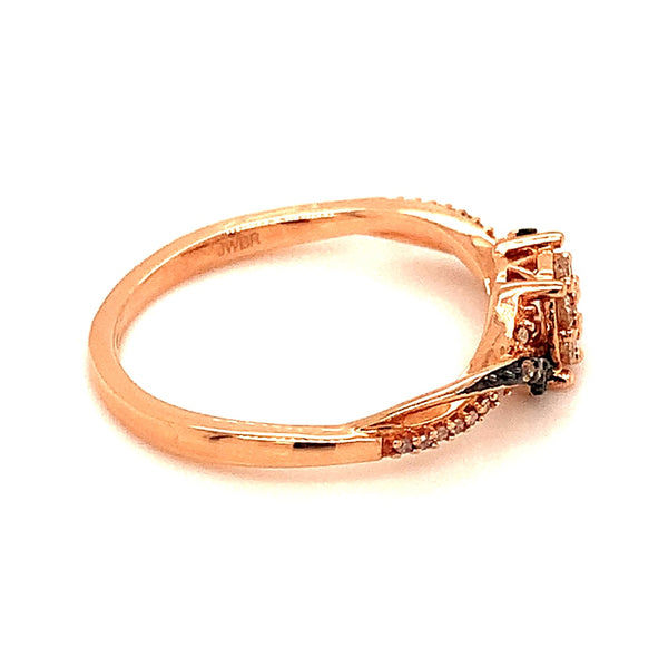 (SOFIA) Anillo de diamantes en oro rosado 10kt.