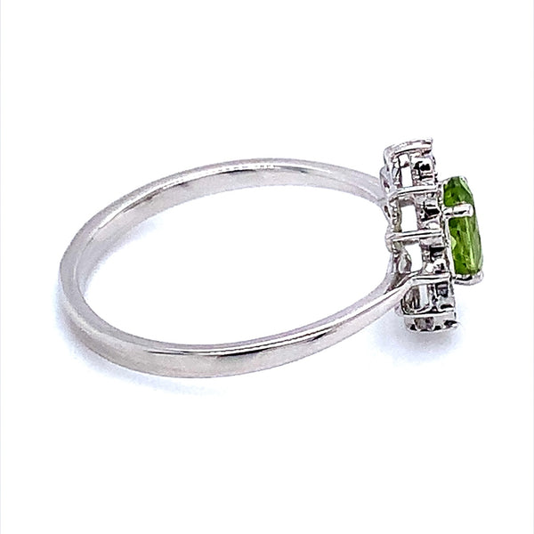 Anillo de Peridoto en oro blanco 10kt.  ANTES:  $349.00