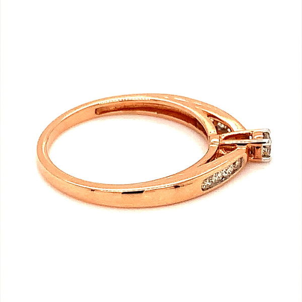 (SOFIA) Anillo con diamantes en oro rosado 10k  ANTES: $399.00