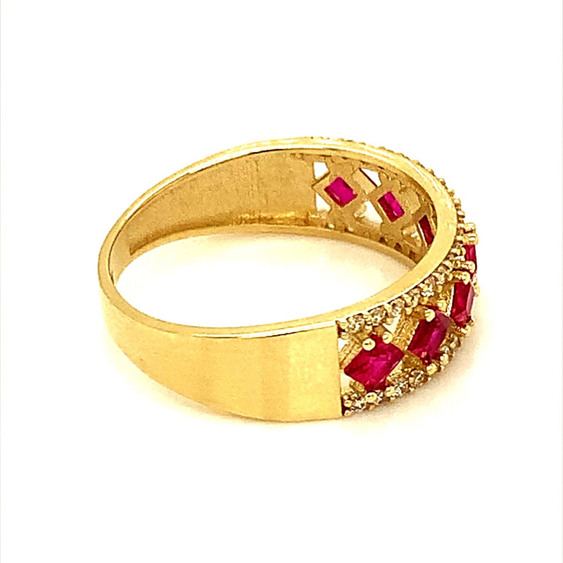 Anillo con circones en oro amarillo 10kt.