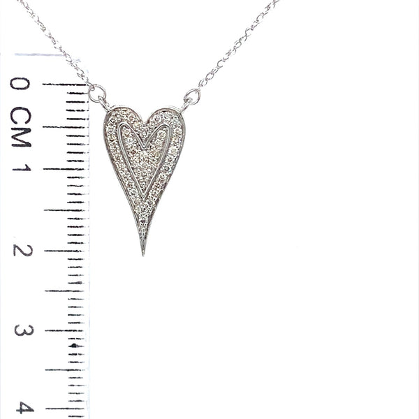 Collar (corazón) con diamantes en oro blanco 10k  ANTES: $449.00