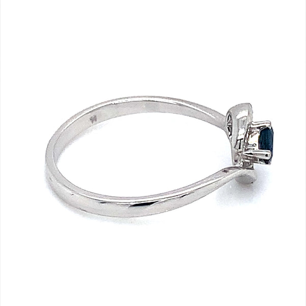 Anillo con zafiro con circones en plata 925 ANTES: $85
