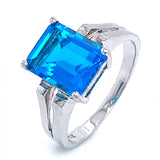 Anillo de topacio azul en plata 925.
