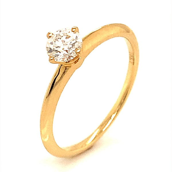 (MIA) Anillo con diamante en oro amarillo 18kt.  ANTES: $1,759.00