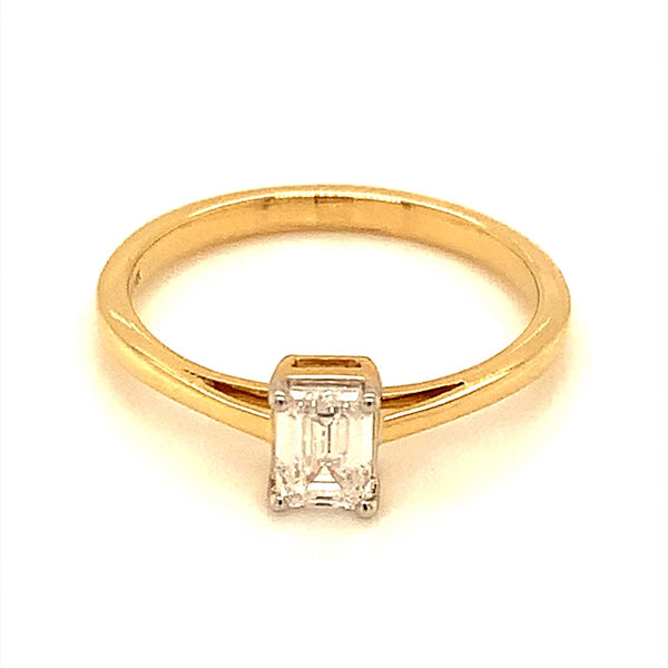 (LD) Anillo de diamante en oro amarillo 14kt.  ANTES: $799.00