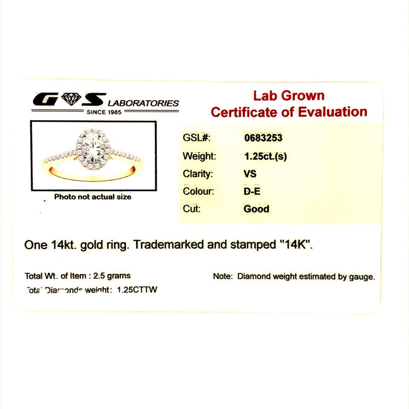 (LD) Anillo con diamantes de laboratorio en oro amarillo 14kt.