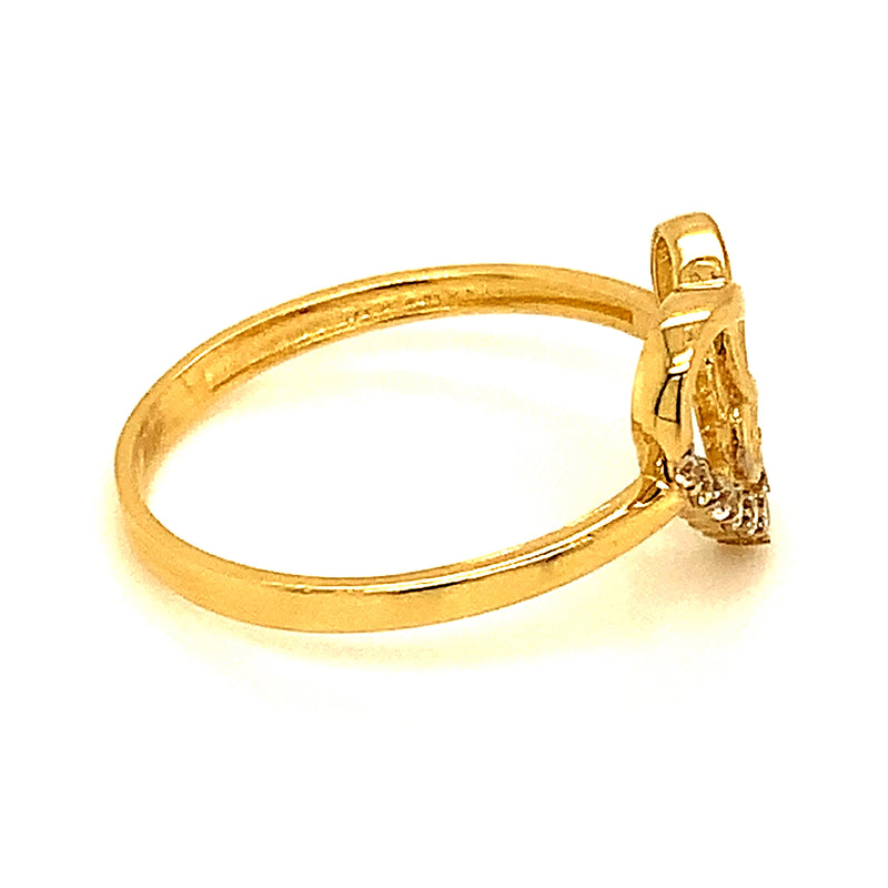 Anillo con circones en oro amarillo 10kt.