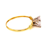 Anillo con circones en oro amarillo 10kt.