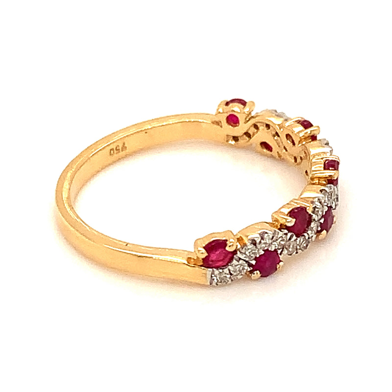 Anillo de rubí en oro amarillo 18k