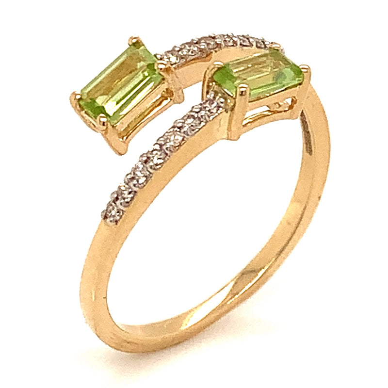 Anillo de peridoto en oro amarillo 18kt.