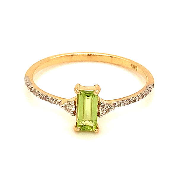 Anillo de peridoto en oro amarillo 14kt.