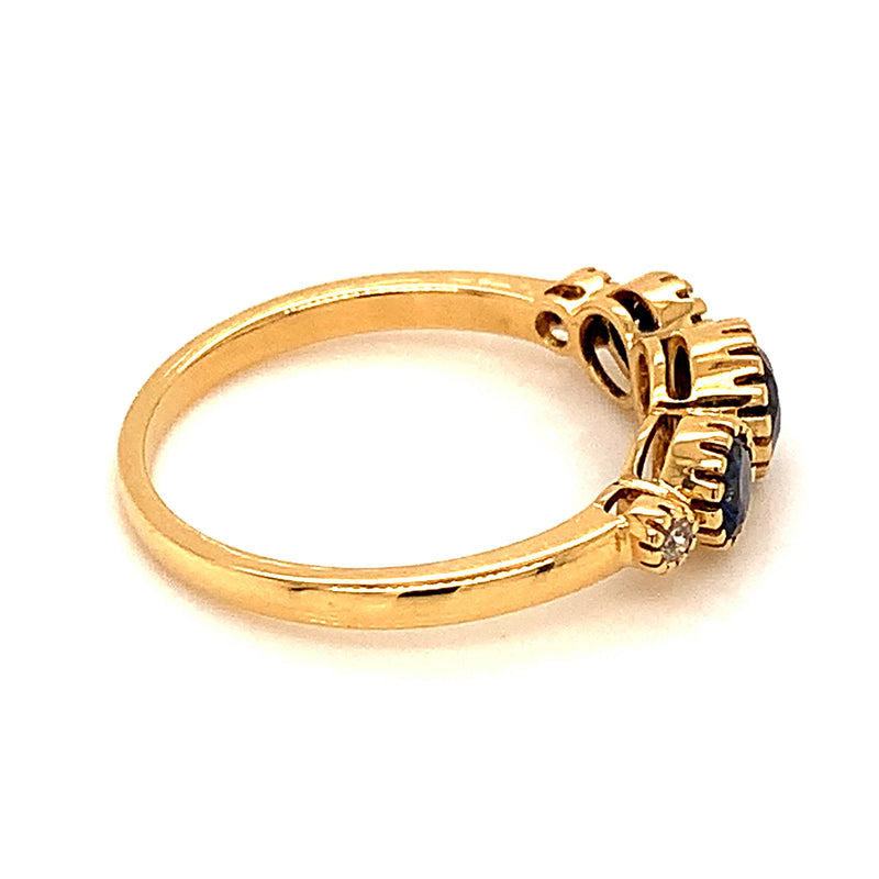 Anillo de zafiros en oro amarillo 18k