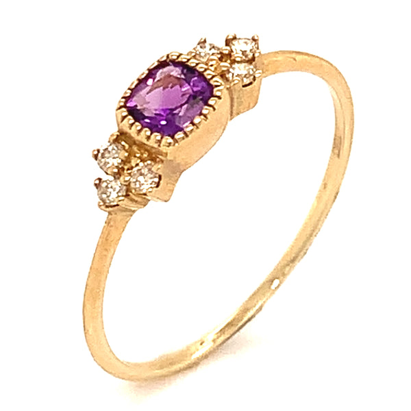 Anillo de amatista con diamantes en oro amarillo 10kt.