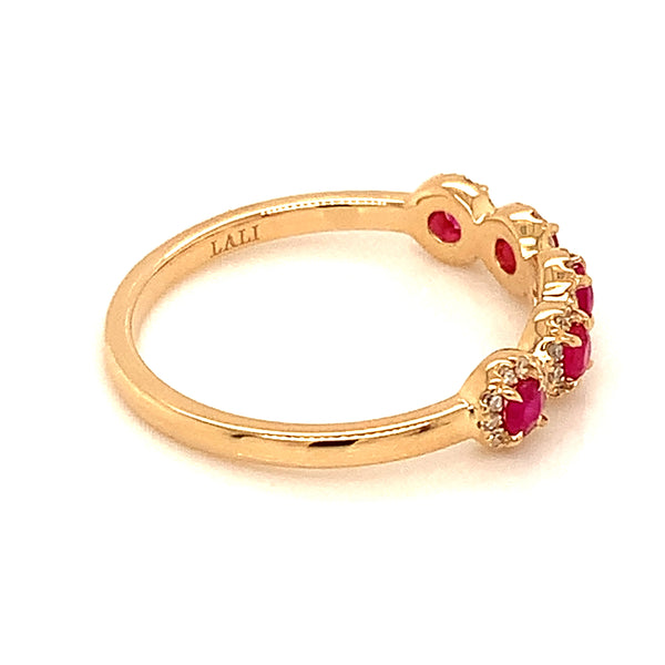 Anillo de rubi en oro amarillo 14k.