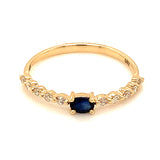 Anillo de zafiro con diamantes en oro amarillo 14k