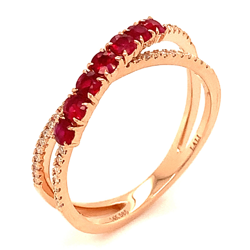 Anillo de rubí en oro rosado 14k