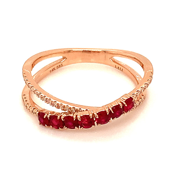 Anillo de rubí en oro rosado 14k