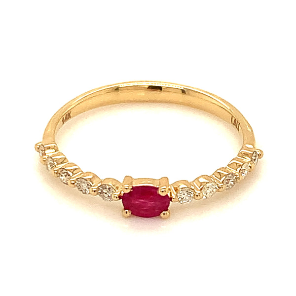 Anillo de rubi en oro amarillo 14k.