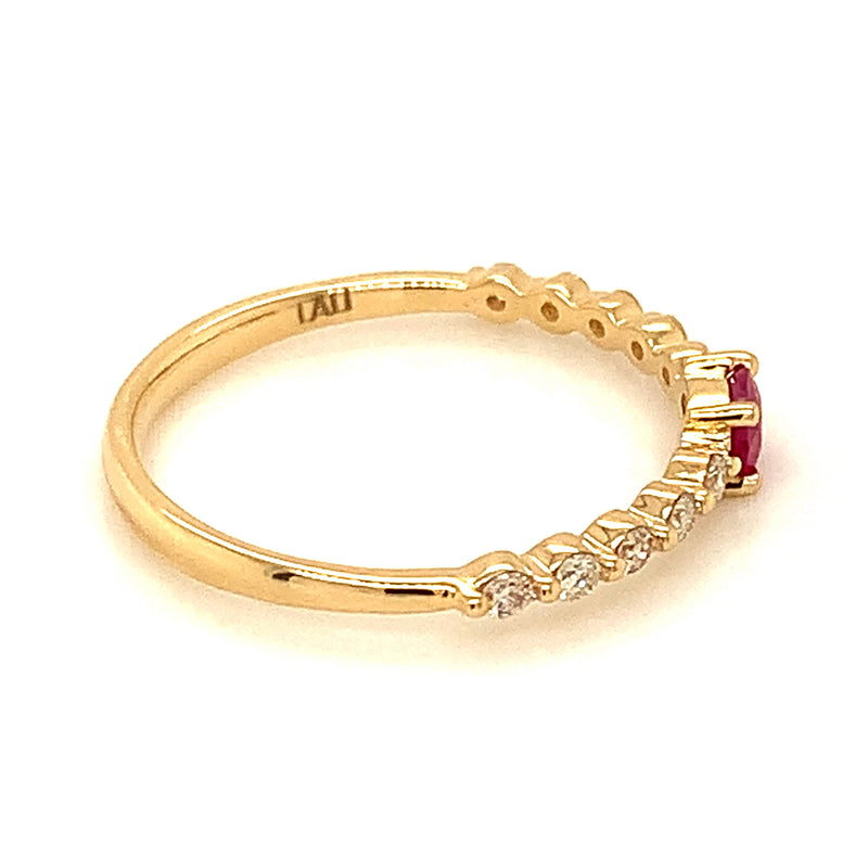 Anillo de rubi en oro amarillo 14k.