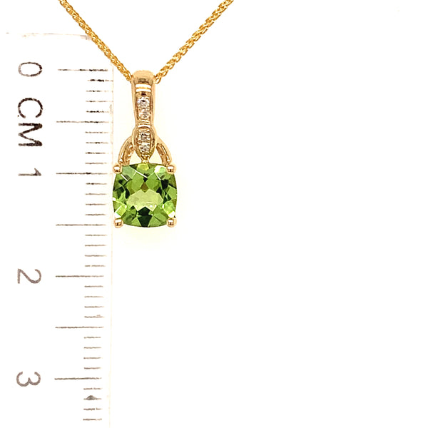 Collar de peridoto con diamantes en oro amarillo 14k