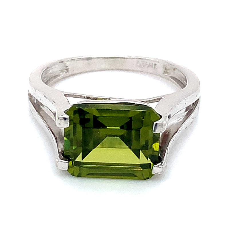 Anillo de cuarzo peridoto en plata 925