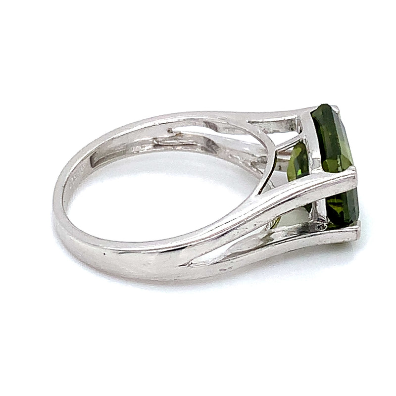 Anillo de cuarzo peridoto en plata 925