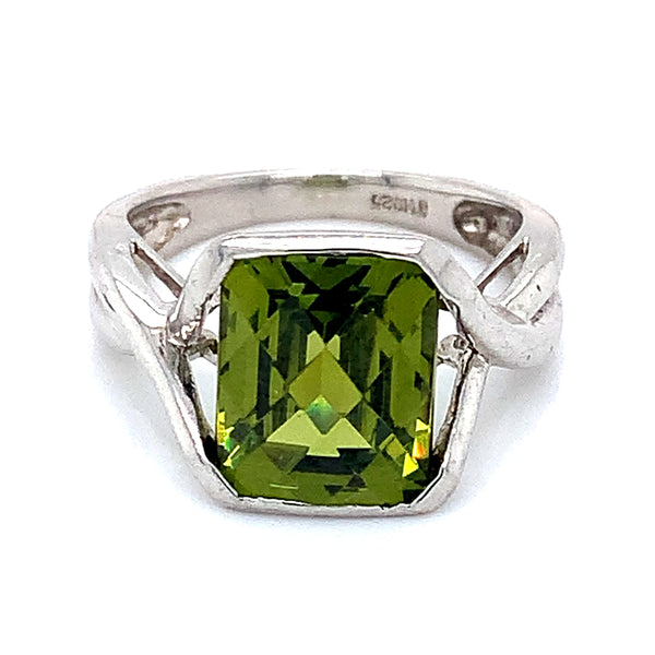 Anillo de cuarzo peridoto en plata 925