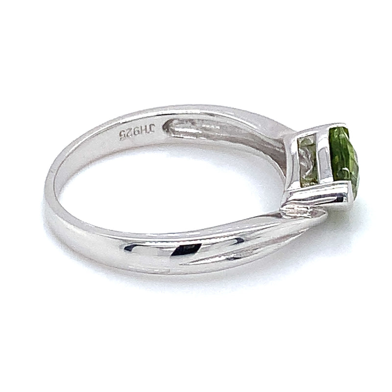 Anillo de cuarzo peridoto en plata 925