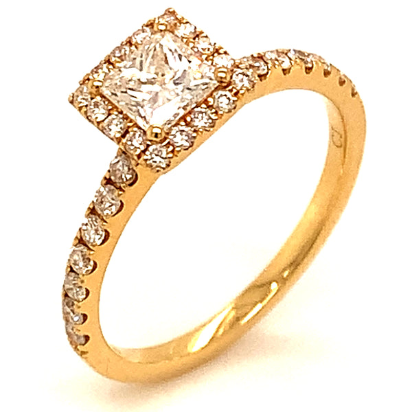 (MIA) Anillo con diamantes en oro amarillo 18kt.