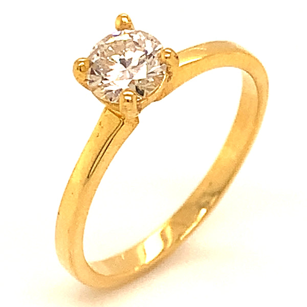 (LD)  Anillo con diamante de laboratorio en oro amarillo 14kt.