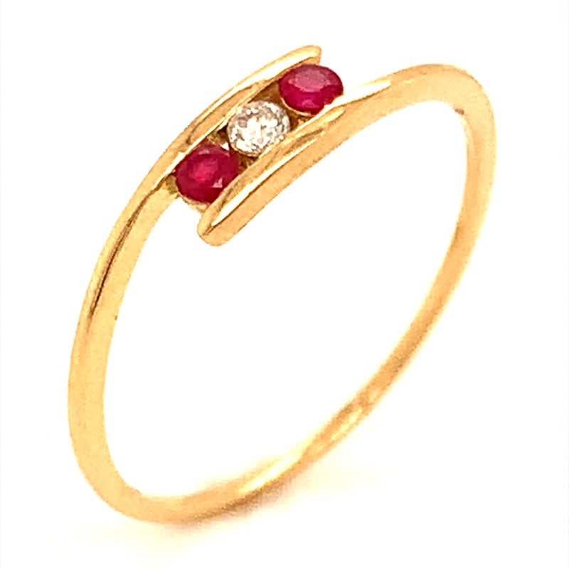 Anillo con rubí en oro amarillo 18kt.