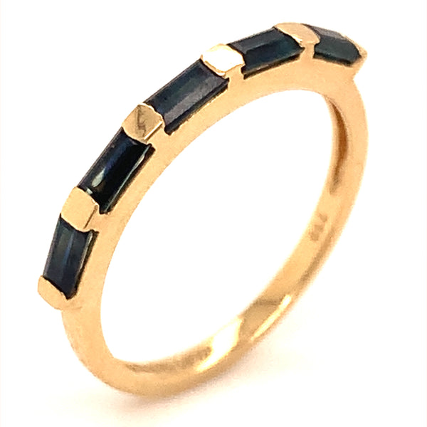 Anillo de zafiro en oro amarillo 18k