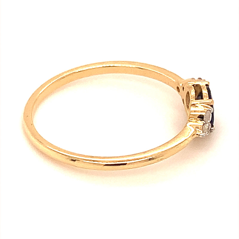 Anillo de zafiro en oro amarillo 18k