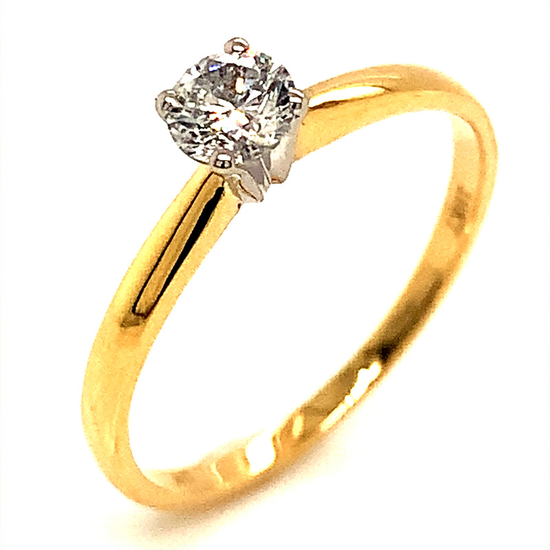 (MIA) Anillo con diamante en oro amarillo 18kt.