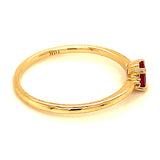 Anillo de rubí en oro amarillo 10kt.