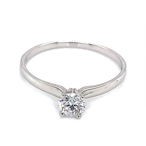 (MIA) Anillo con diamante en oro blanco 18kt.