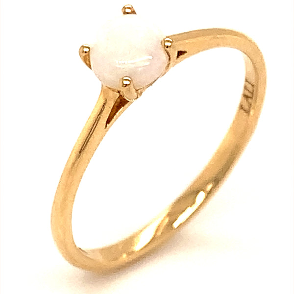 Anillo de opal en oro amarillo 14kt. ANTES: $450.00