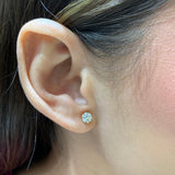 (LD) Aretes de bebé con diamantes de laboratorio en oro amarillo 14KT D-1.00CT