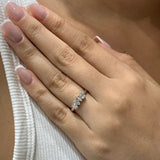 (LD) Anillo con diamantes de laboratorio en oro blanco 14kt. D-0.76CTS.