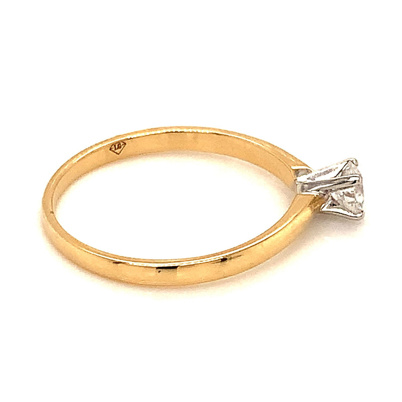 (LD) Anillo con diamante de laboratorio en oro amarillo 14kt. - DGjoyeros