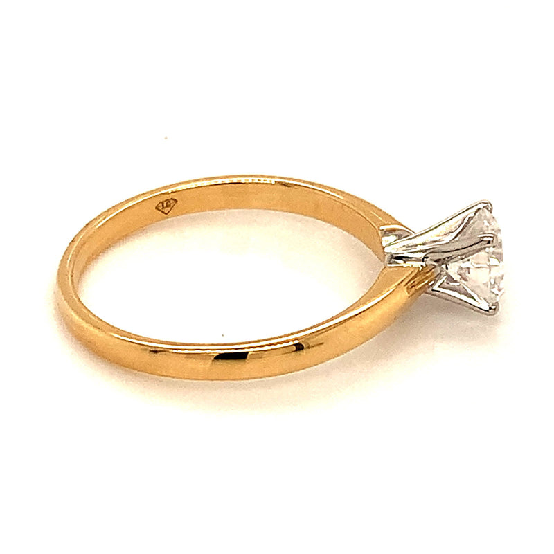 (LD) Anillo con diamante de laboratorio en oro amarillo 14kt. - DGjoyeros