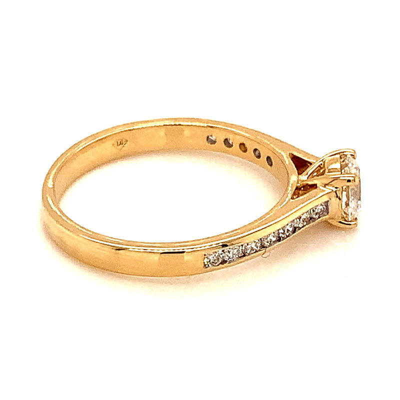 (LD) Anillo con diamantes de laboratorio en oro amarillo 14kt. - DGjoyeros