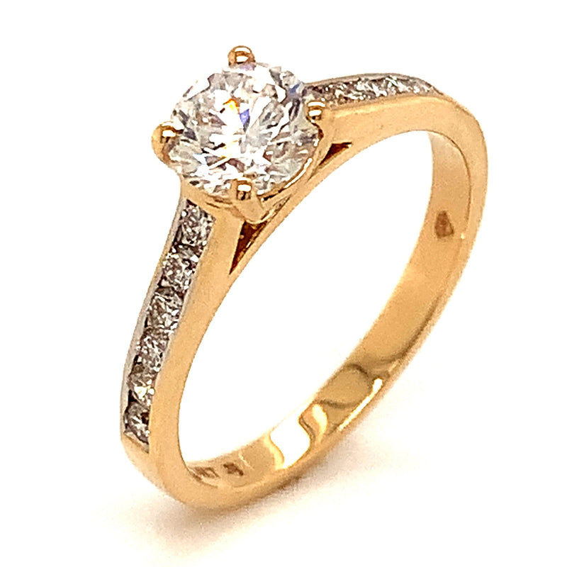 (LD) Anillo con diamantes de laboratorio en oro amarillo 14kt. - DGjoyeros