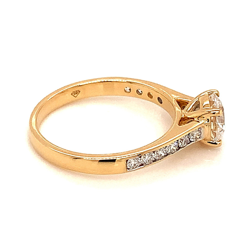 (LD) Anillo con diamantes de laboratorio en oro amarillo 14kt. - DGjoyeros