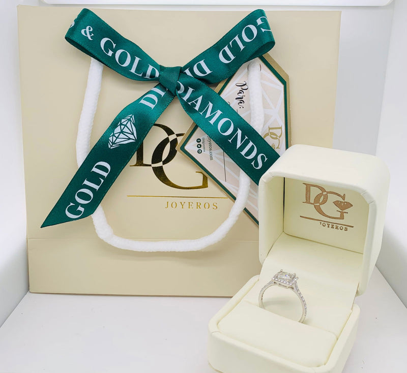 (LD) Anillo con diamantes de laboratorio  en oro blanco 14kt. - DGjoyeros