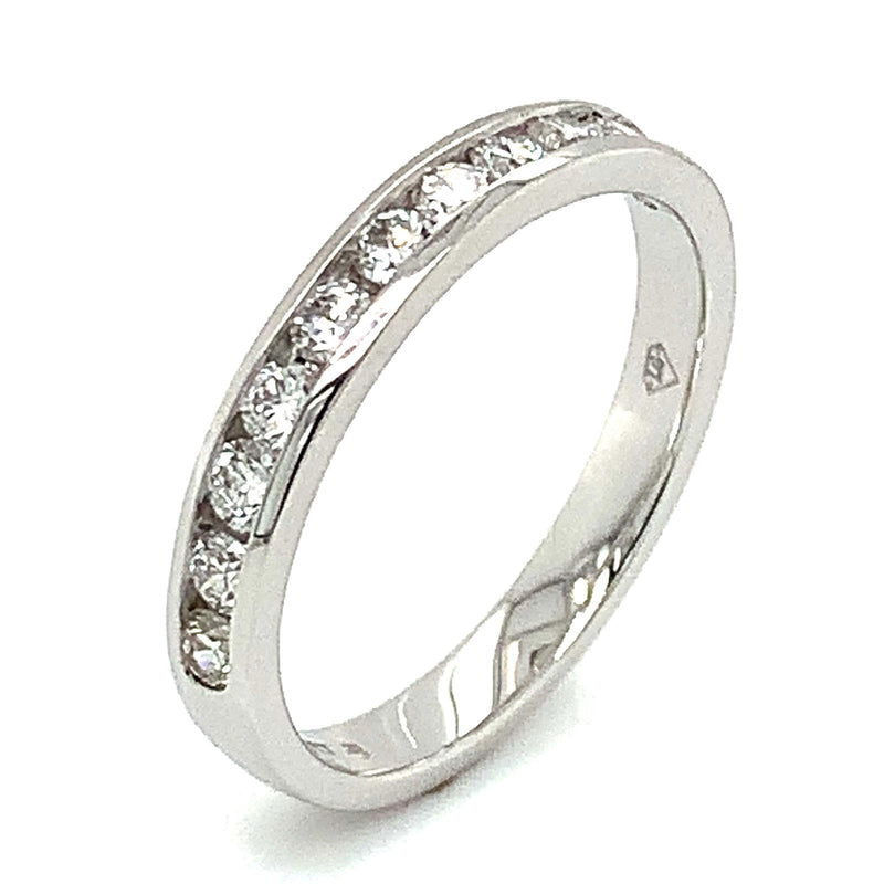 (LD) Banda con diamantes de laboratorio  en oro blanco 14kt. - DGjoyeros