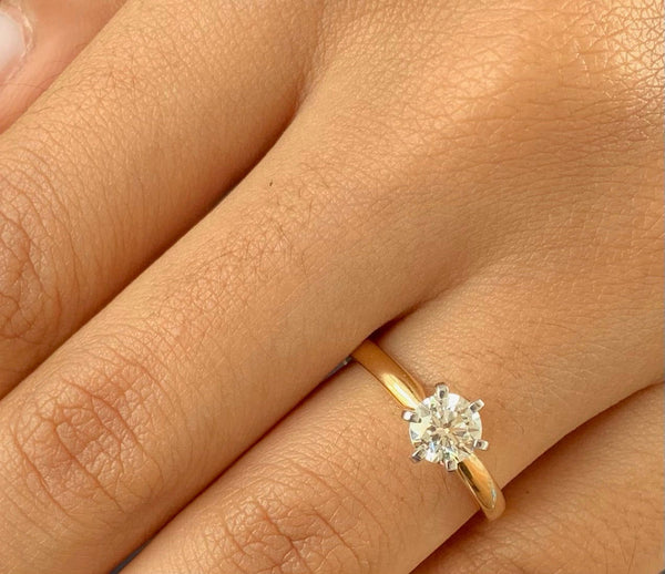(MIA) Anillo con diamante en oro amarillo 18kt. - DGjoyeros